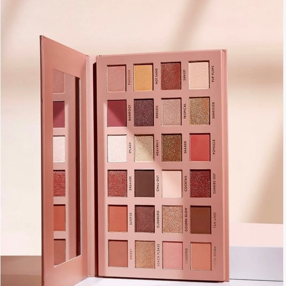 CIATE LONDON Brazilian Glow Eyeshadow Palette
24-Pan Eyeshadow Palette - Picture 12 of 12